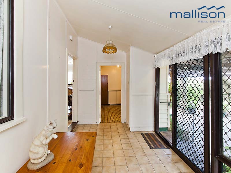 48 Nicholas Crescent, Hilton WA 6163