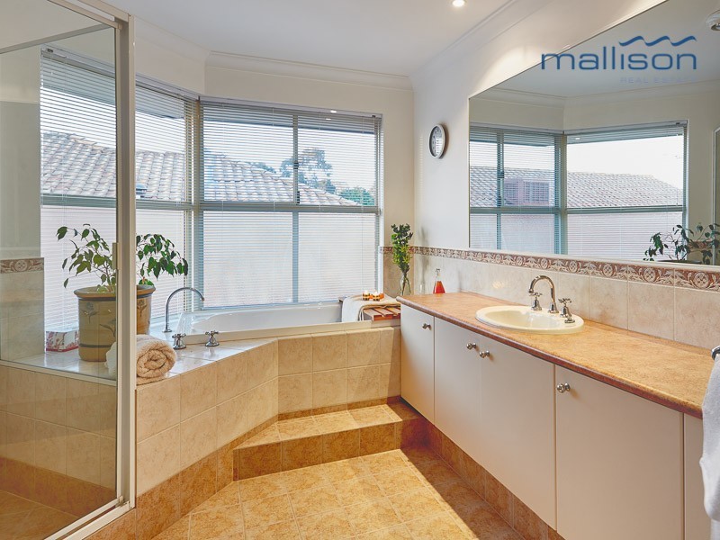 13 Cheshunt Gardens, North Lake WA 6163