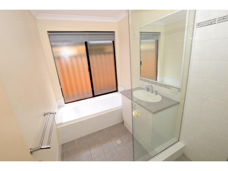 32 Moombaki Way, Bertram WA 6167