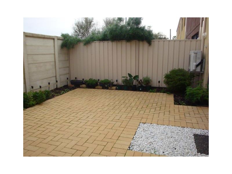 12/11 Choseley Place, Langford WA 6147