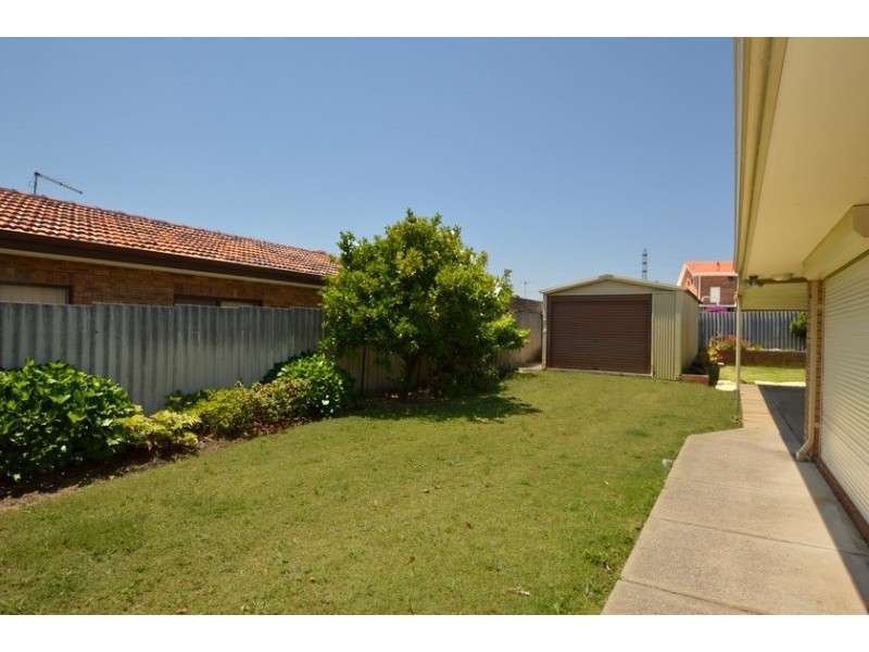 12 McCombe Avenue, Samson WA 6163