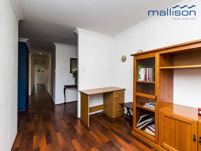 3 McGuiness Drive, Leeming WA 6149