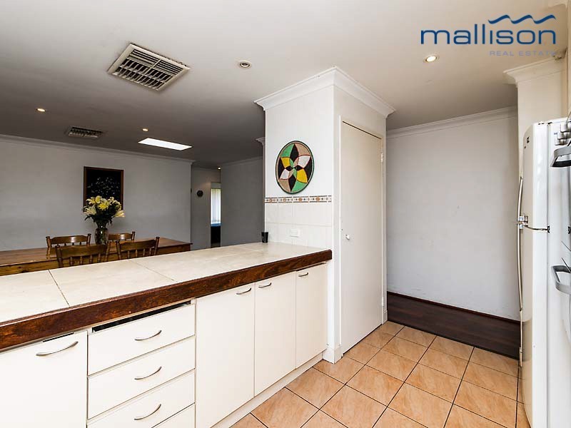 3 McGuiness Drive, Leeming WA 6149