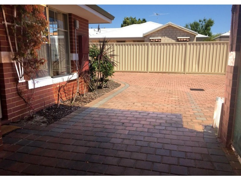 2/2 Hobley Street, Mandurah WA 6210