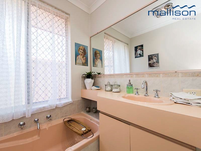 12 Oceanic Court, Port Kennedy WA 6172