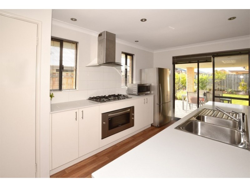 31 Gemstone Parade, Wellard WA 6170