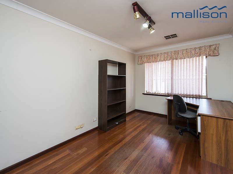 15 Haywood Trail, Leeming WA 6149