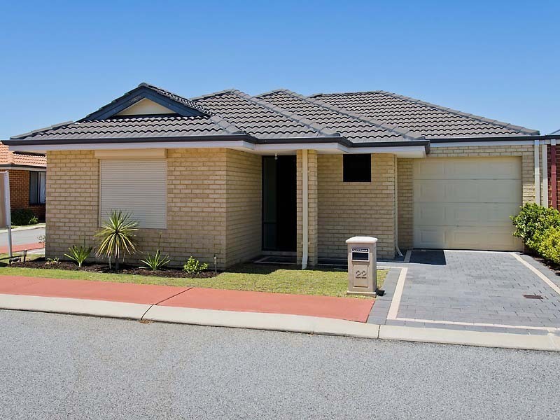 22/11 Hazlett Way, Canning Vale WA 6155