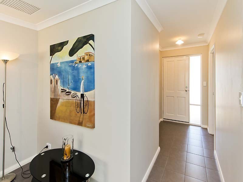 22/11 Hazlett Way, Canning Vale WA 6155