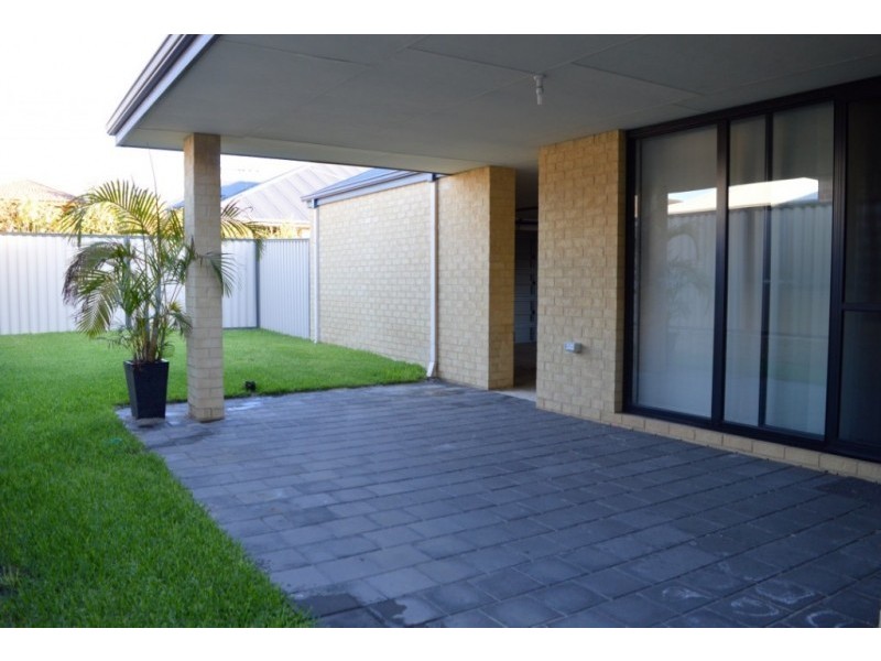 35 Camden Boulevard, Aubin Grove WA 6164