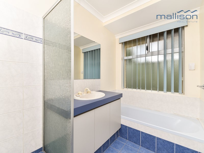 1 Barcroft Court, Atwell WA 6164