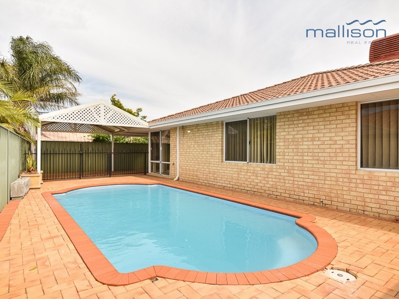 1 Barcroft Court, Atwell WA 6164