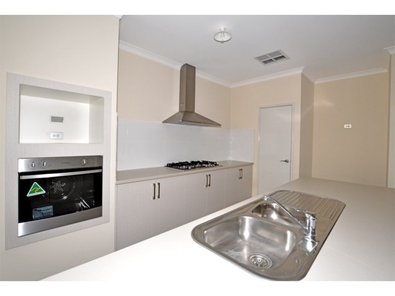 8 Wyandotte Road, Southern River WA 6110