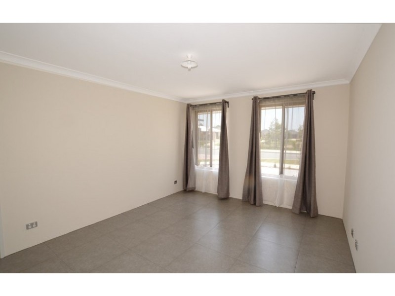 8 Wyandotte Road, Southern River WA 6110