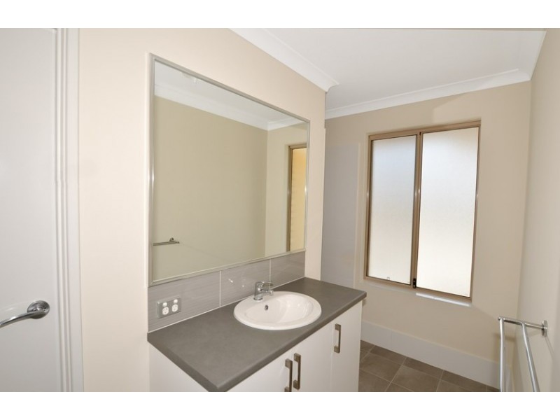 8 Wyandotte Road, Southern River WA 6110