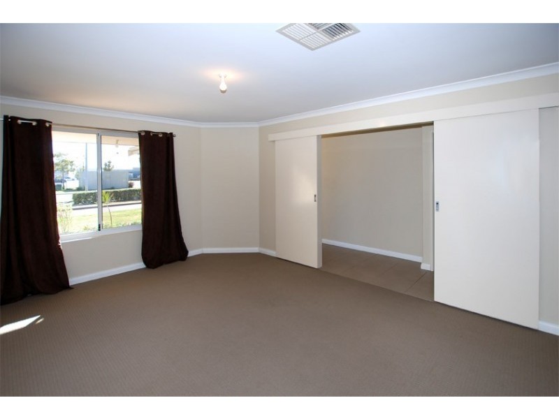 27 Meranda Lane, Success WA 6164