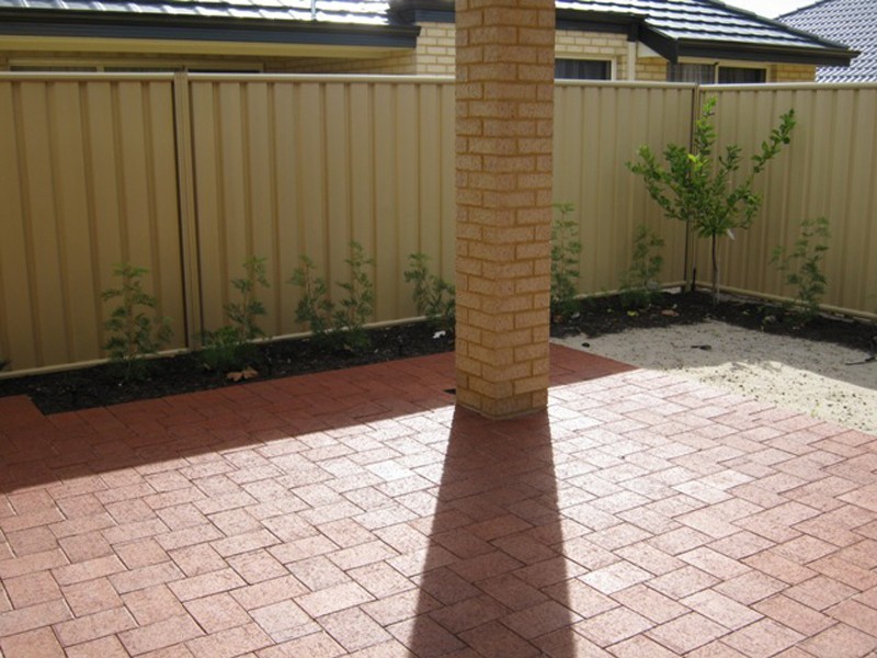 27 Towncentre Drive, Thornlie WA 6108