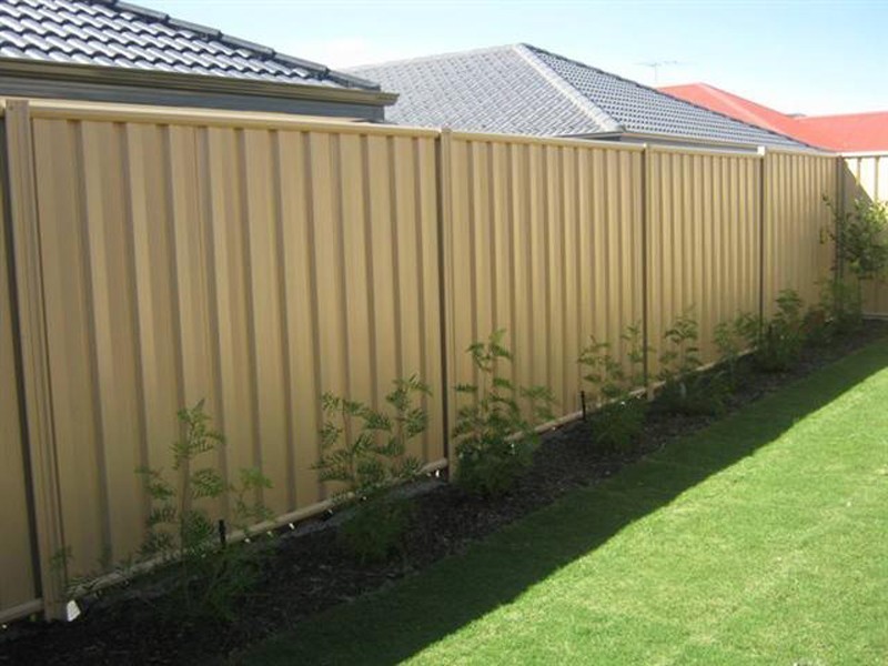 27 Towncentre Drive, Thornlie WA 6108