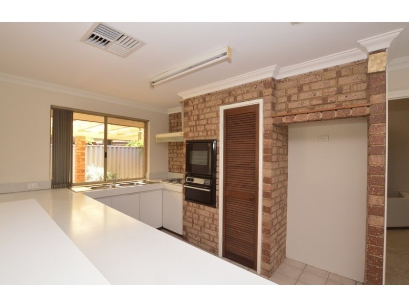 1 McKivett Crescent, Leeming WA 6149