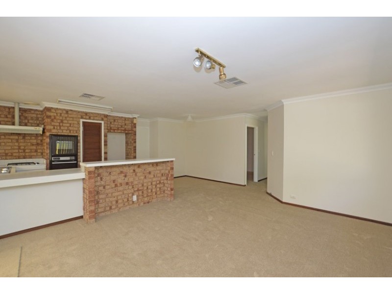 1 McKivett Crescent, Leeming WA 6149