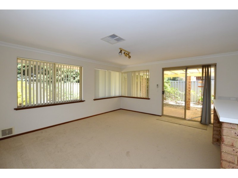 1 McKivett Crescent, Leeming WA 6149