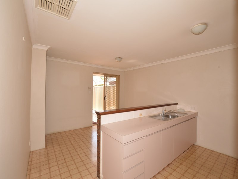 2/9 Dewey Street, Shelley WA 6148