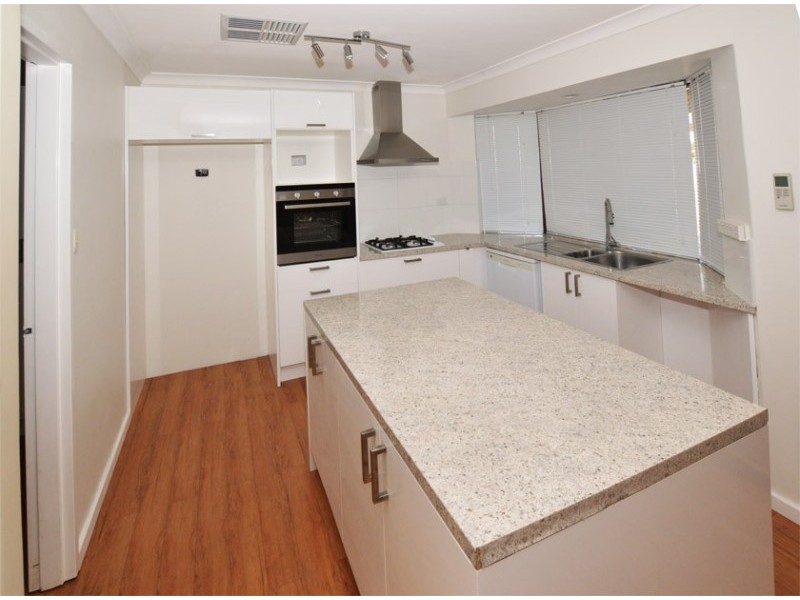 55 Sanderling Drive, Thornlie WA 6108