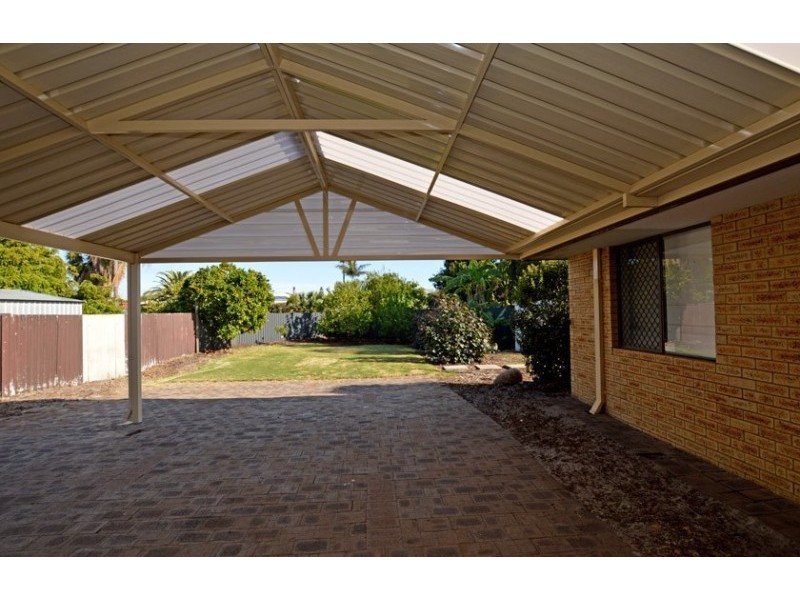55 Sanderling Drive, Thornlie WA 6108