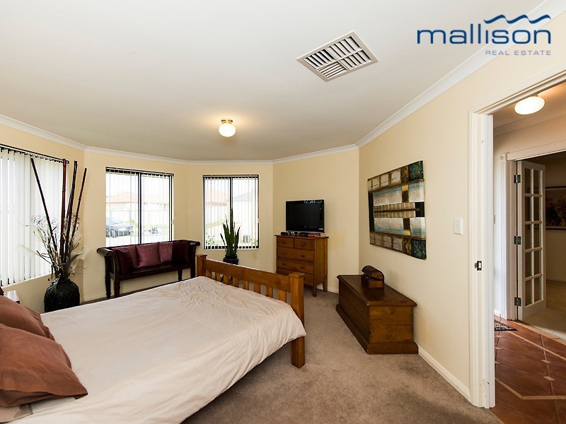 16 Kew Way, Success WA 6164