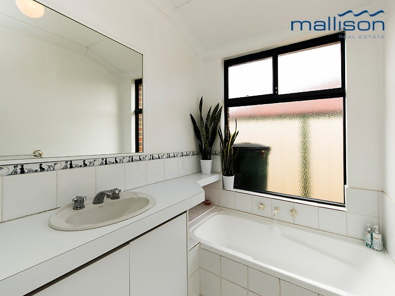 16 Kew Way, Success WA 6164