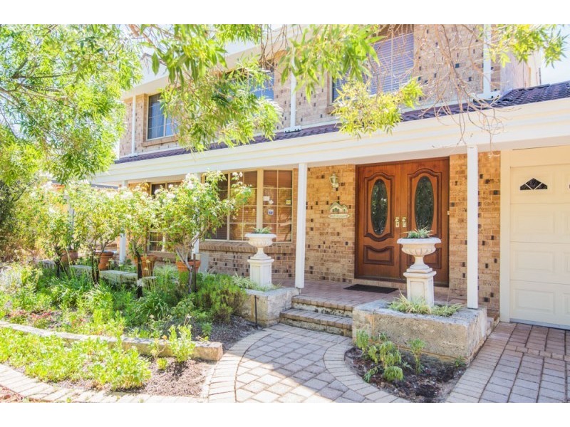 28 Woodland Dale, Canning Vale WA 6155