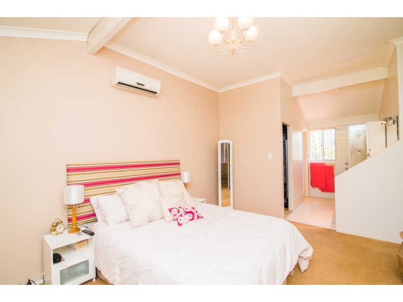 28 Woodland Dale, Canning Vale WA 6155