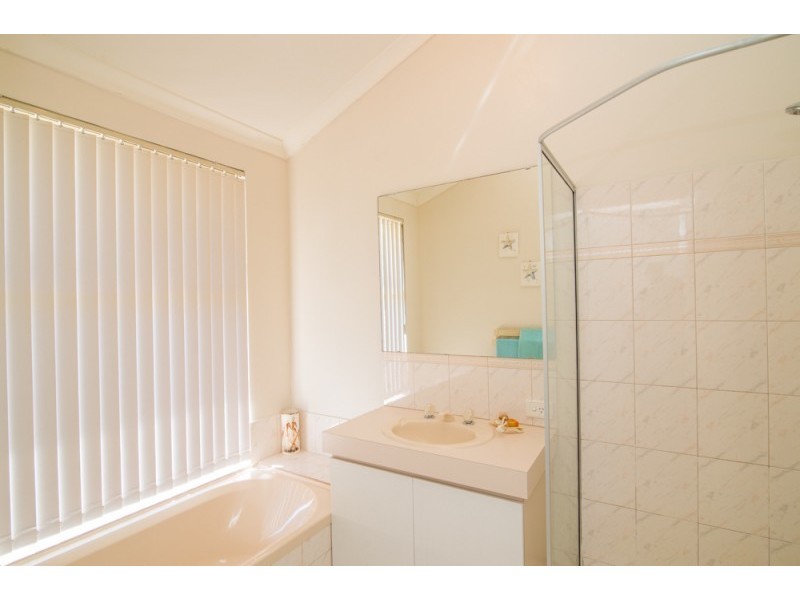 28 Woodland Dale, Canning Vale WA 6155