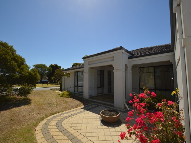 180 Southacre Drive, Canning Vale WA 6155