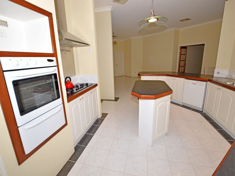 180 Southacre Drive, Canning Vale WA 6155