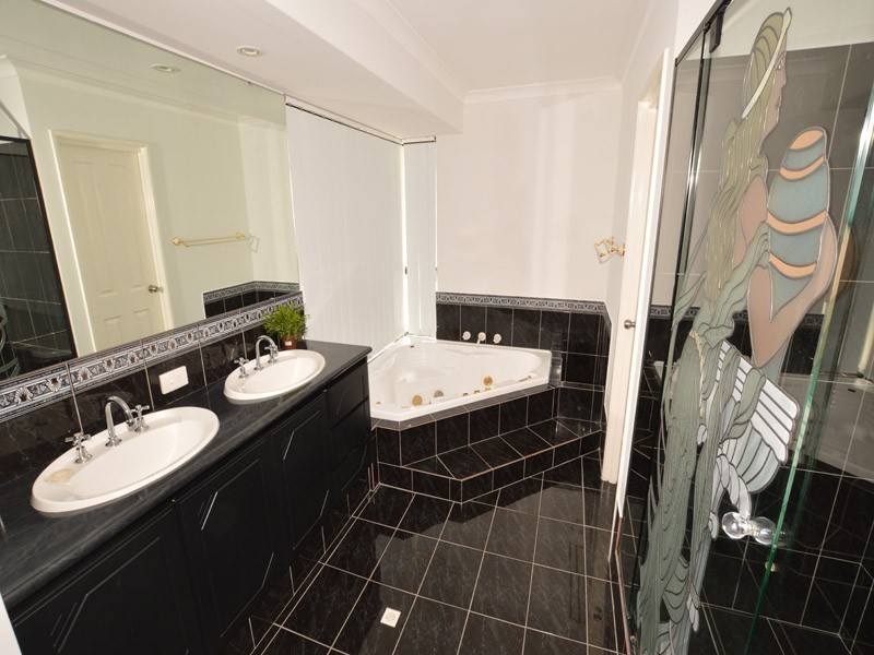 180 Southacre Drive, Canning Vale WA 6155