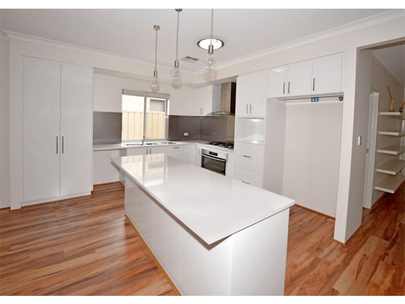 158 Hamilton Street, Queens Park WA 6107