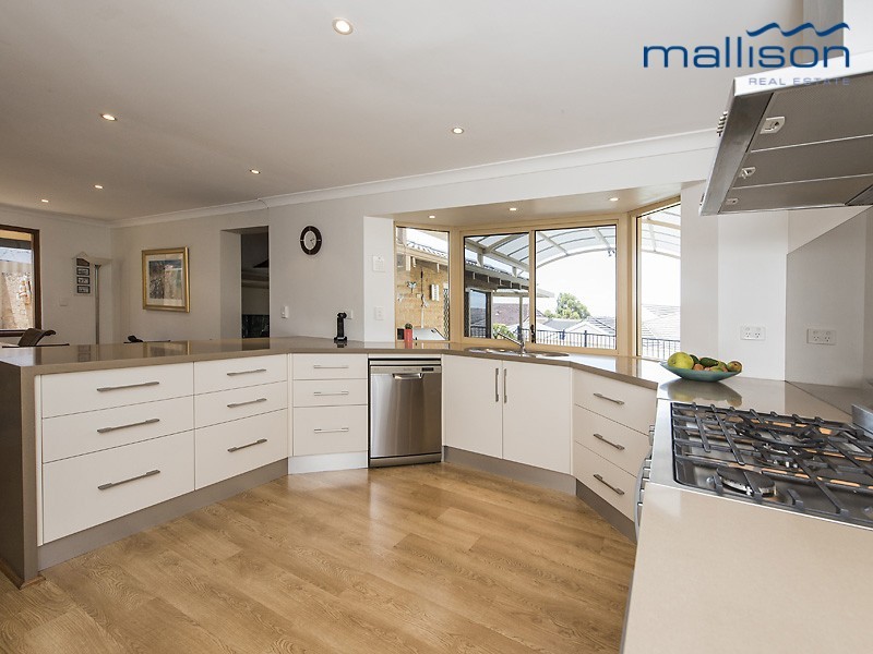 4 Callaway Crescent, Kardinya WA 6163