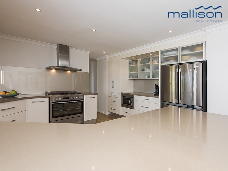 4 Callaway Crescent, Kardinya WA 6163