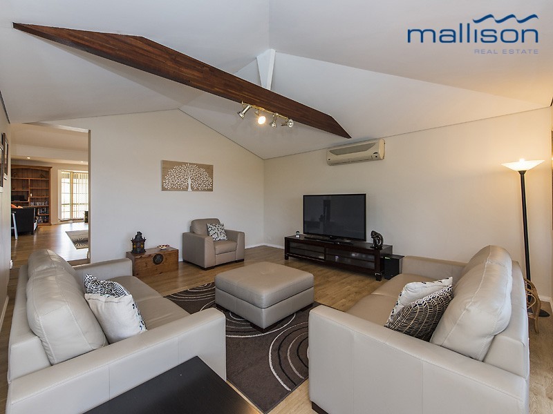 4 Callaway Crescent, Kardinya WA 6163