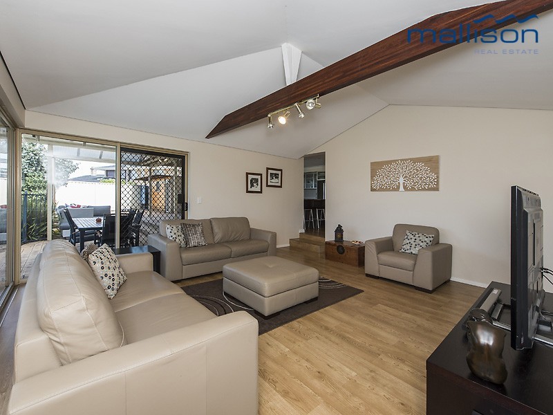 4 Callaway Crescent, Kardinya WA 6163