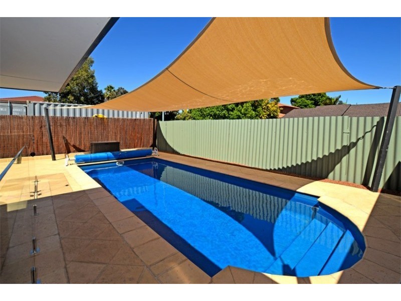 62 Gladstone Road, Leeming WA 6149