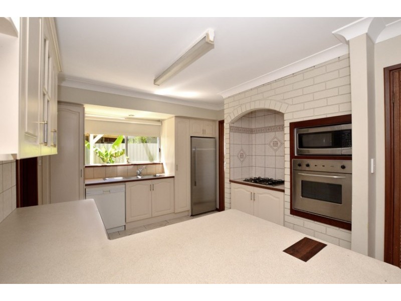62 Gladstone Road, Leeming WA 6149