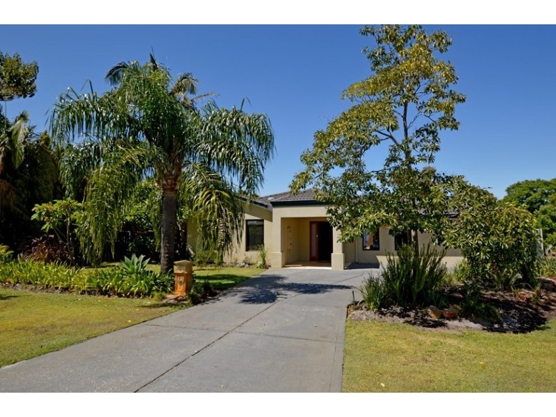 62 Gladstone Road, Leeming WA 6149