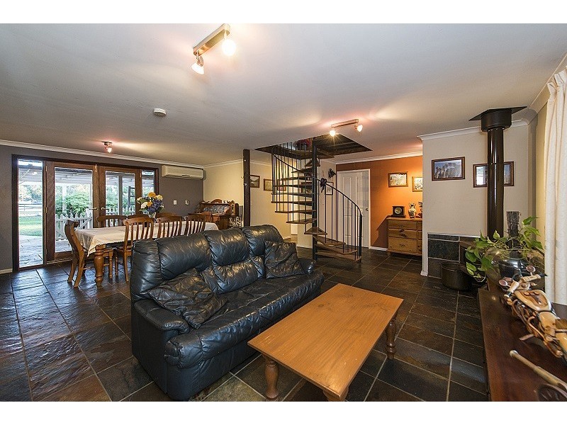 25 Leaver Way, Cardup WA 6122