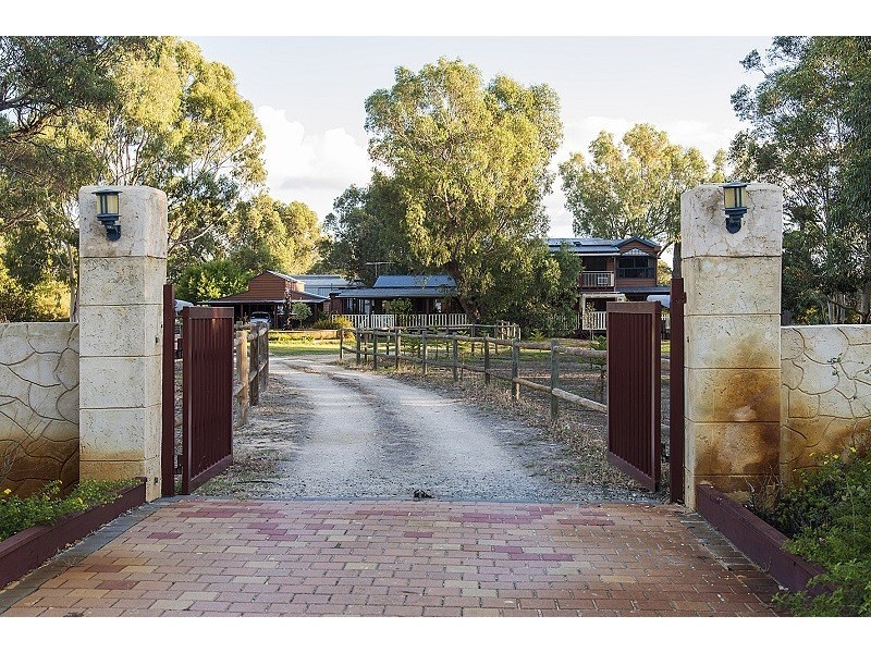 25 Leaver Way, Cardup WA 6122