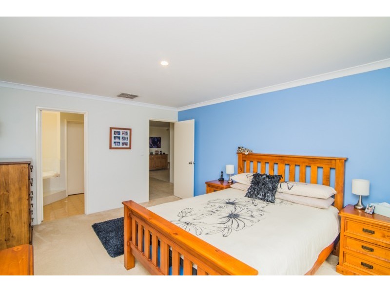 12 Ruth Avenue, Canning Vale WA 6155