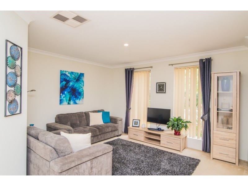 12 Ruth Avenue, Canning Vale WA 6155