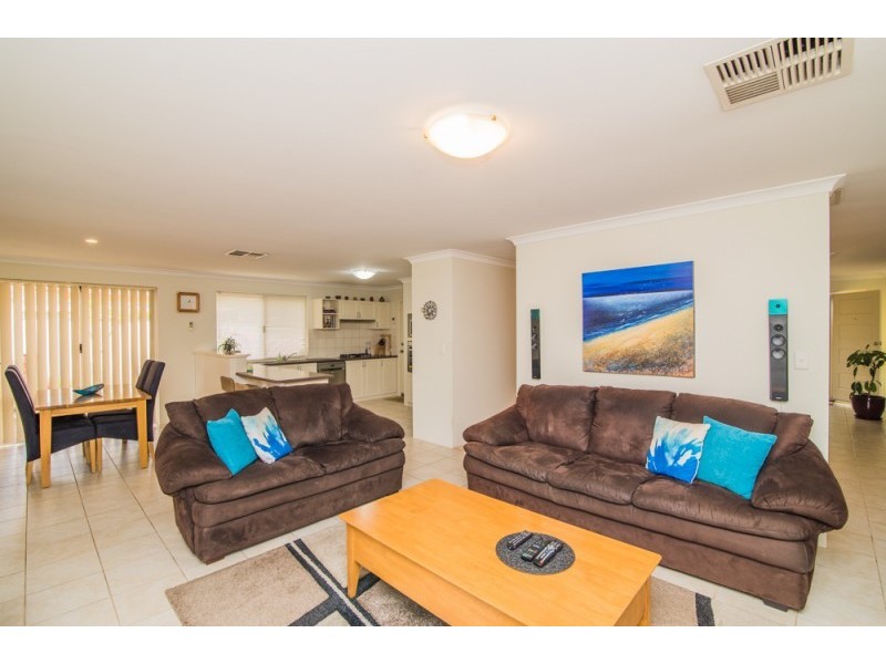 12 Ruth Avenue, Canning Vale WA 6155