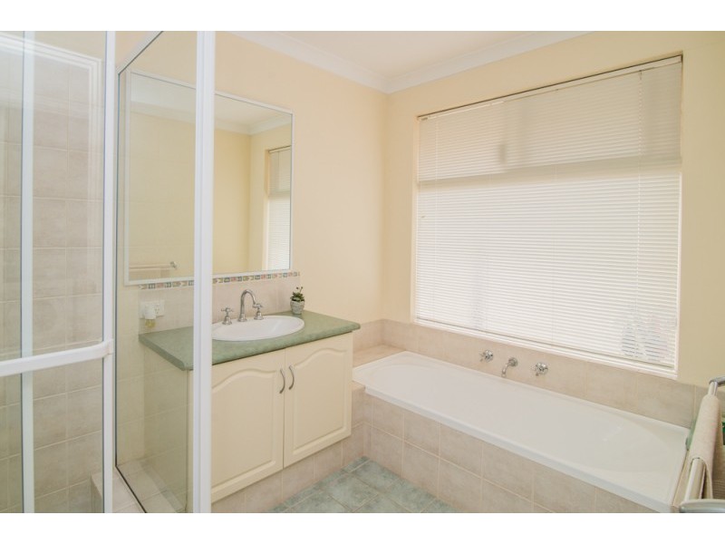 12 Ruth Avenue, Canning Vale WA 6155